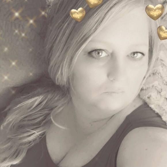 Meet your Posher, Michelle - Picture 1 of 1